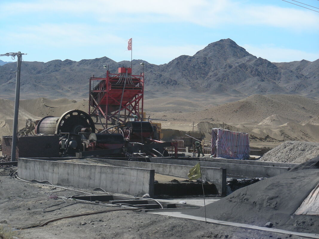 ≤25 mmの供給サイズ、空冷、0.5〜50トン/時の処理能力を備えた効率的な乾式粉砕用乾式ボールミル