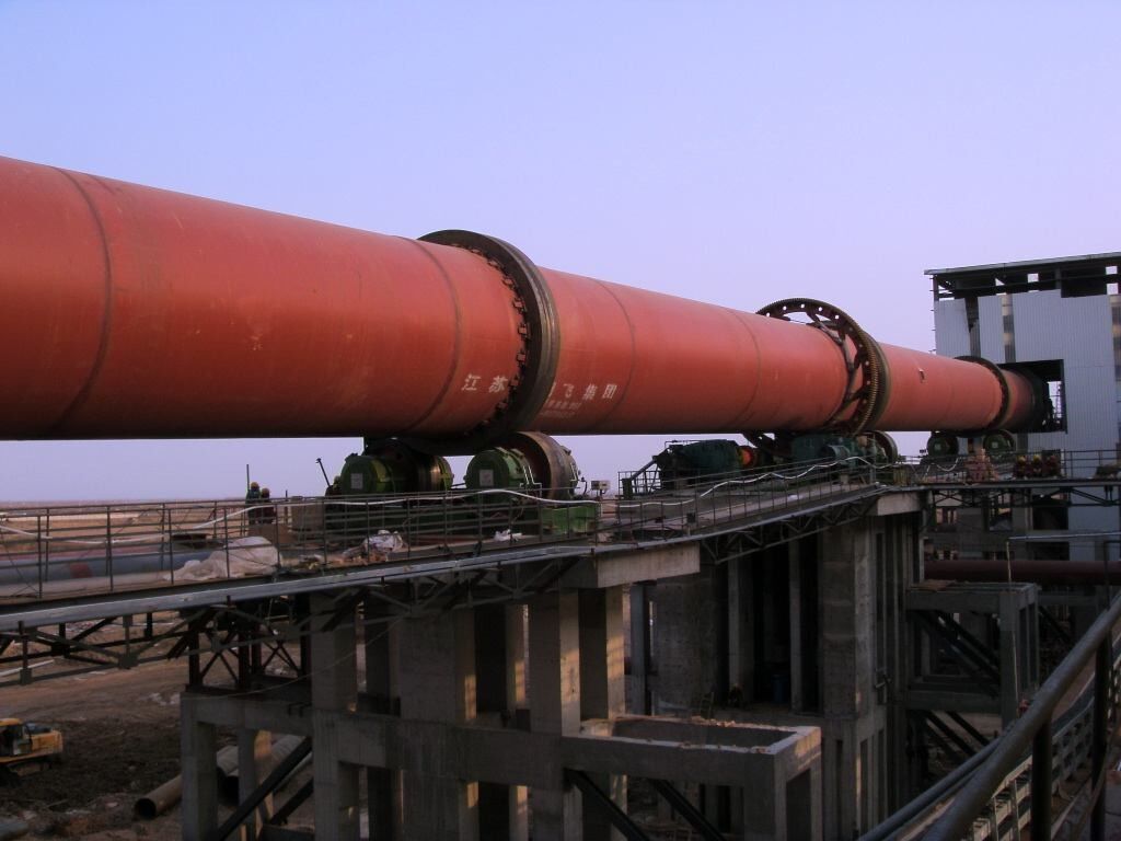 Long Service Life Rotary Kiln with 904L Stainless Steel Inner Shell and Automatic PLC Control for High-Temperature Processing