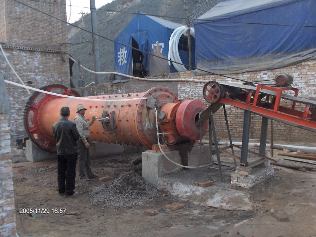 400 Tph 가공 용량 시멘트 볼 밀링 고 망간제 철강 라인러와 산업 밀링을위한 오버플로우 또는 그레이트 배charge