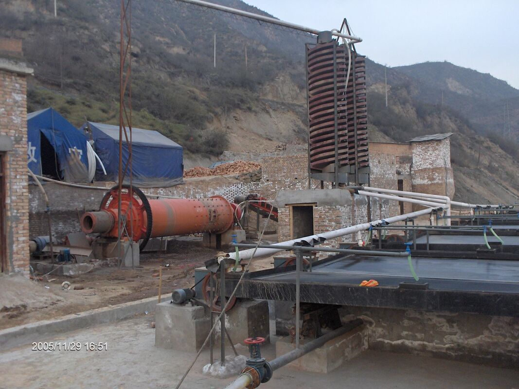 400 Tph 가공 용량 시멘트 볼 밀링 고 망간제 철강 라인러와 산업 밀링을위한 오버플로우 또는 그레이트 배charge