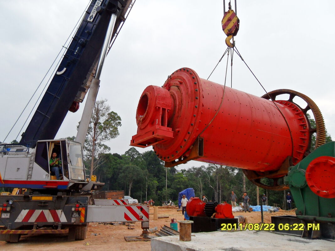 Slag Grinding Mill with 30-425mesh Output Size PLC Automatic Control and Noise Level ≤85 dB for Industrial Applications