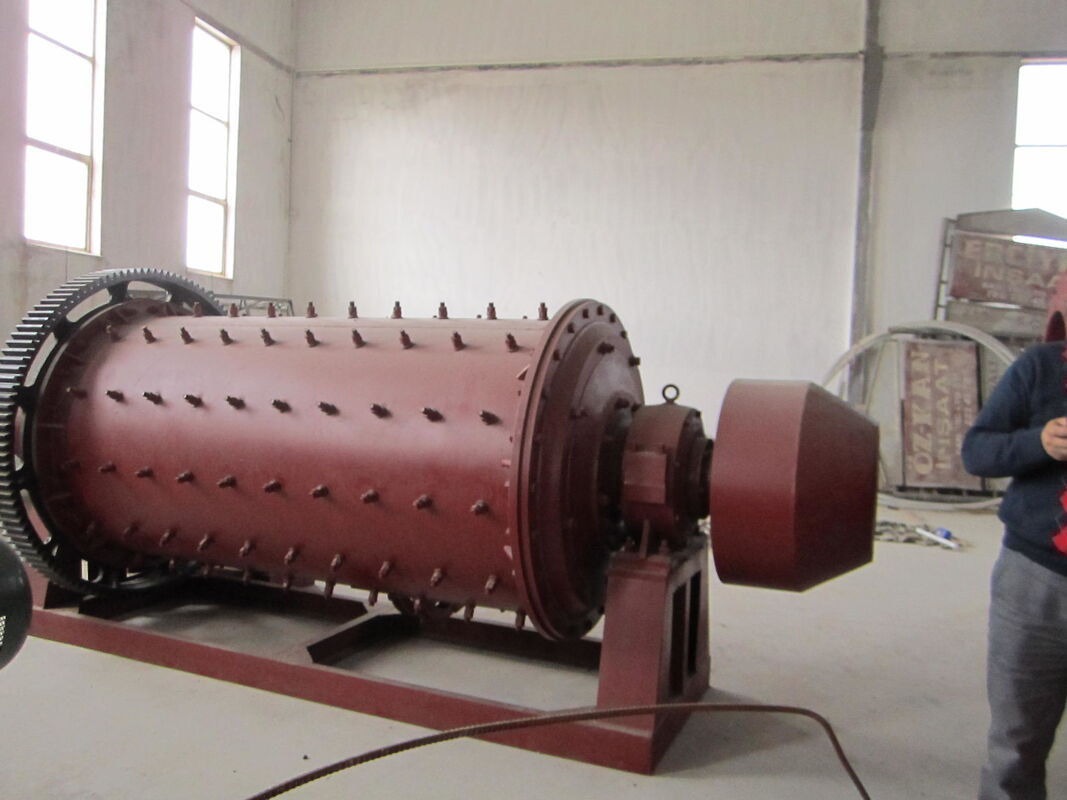 Sıcaklık kontrolü için hava soğutması ile kuru top değirmen 2.4 * 10m modeli ve 0.074-0.4 mm boşaltma boyutu ile