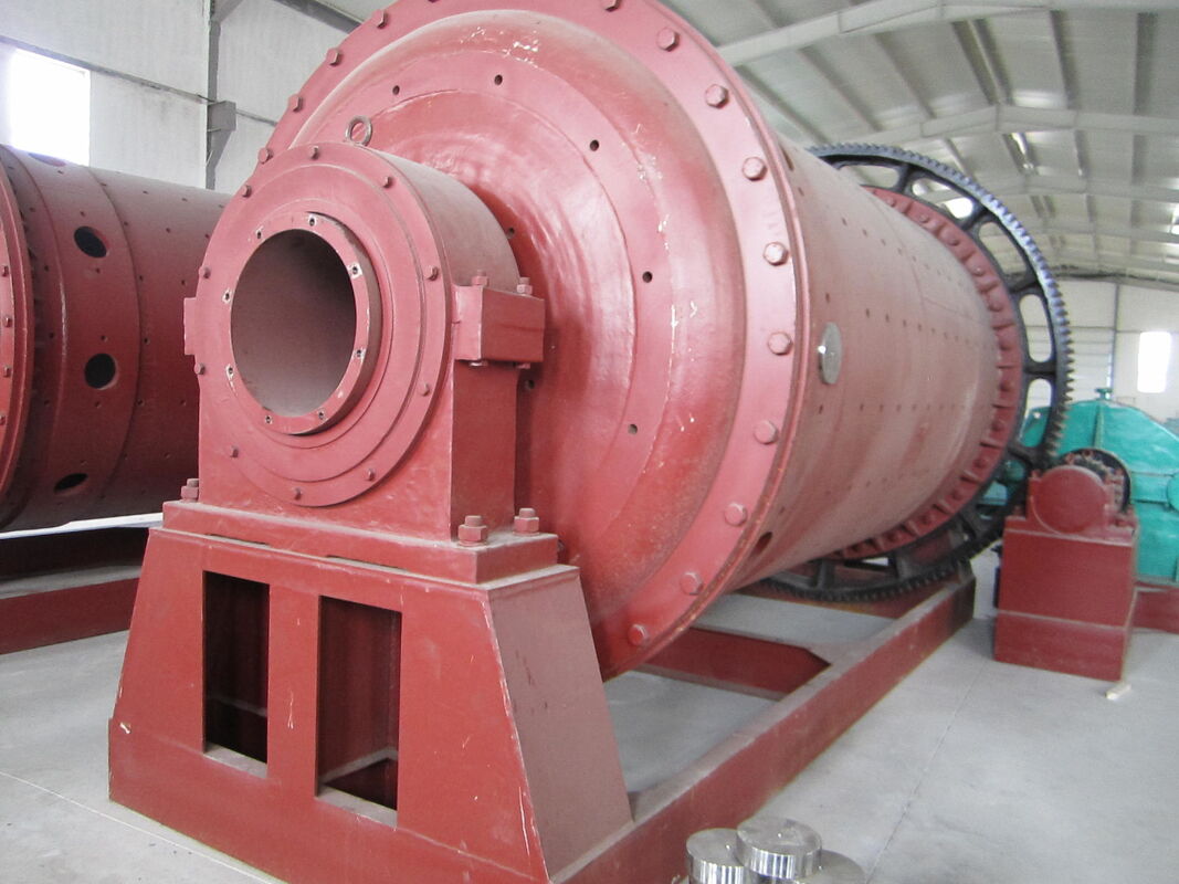 Molio a sfere in ceramica con potenza motore da 1,5 a 30 kW 16 r/min Velocità di rotazione e 0,074-0,4 mm Dimensione di scarica per la macinazione in ceramica