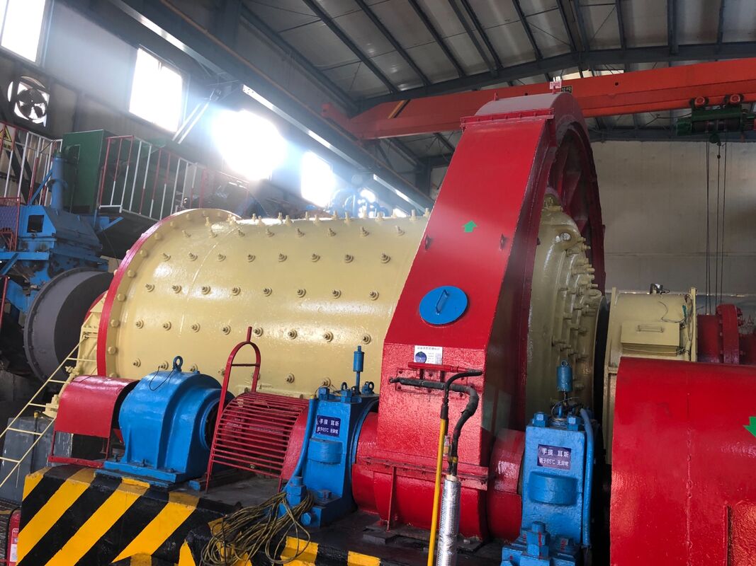 Moinho de bolas de cimento para a indústria química com capacidade de 5-200 toneladas por hora e velocidade de rotação de 38 rpm para moagem eficiente