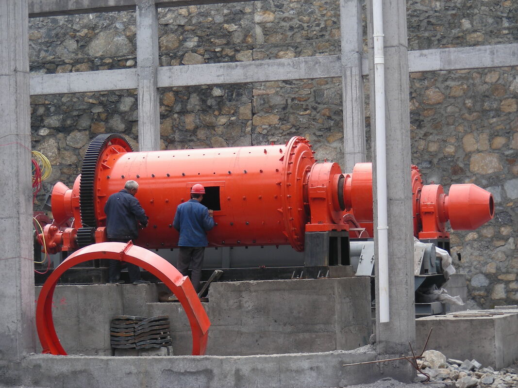 54t Weight Dry Ball Mill with 0.074-0.4 Mm Discharge Size and Rubber or Steel Liner for Industrial Grinding