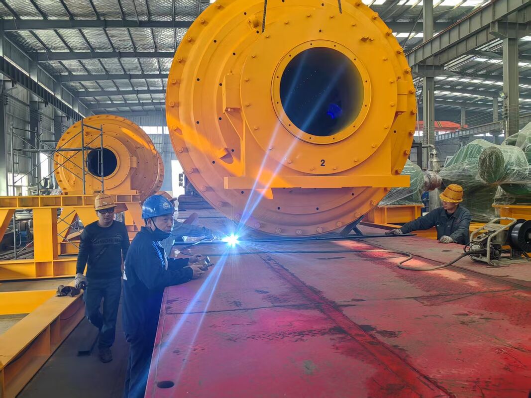 Vertical Slag Grinding Mill with 5-50 Tons Per Hour Capacity, PLC Automatic Control, and High Grinding Efficiency