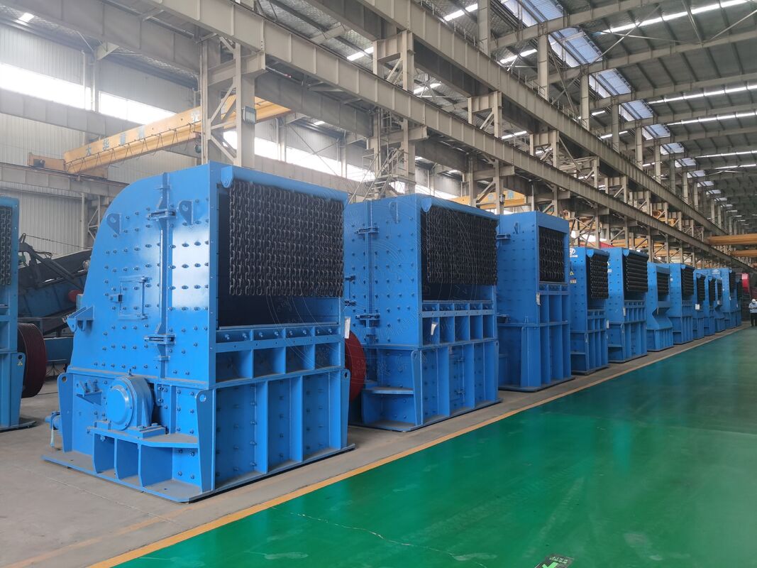 Industrial Box Crusher with 5 Tons Per Hour Capacity Safety Guards and 2000 X 1500 X 1800 Mm Size for Material Crushing