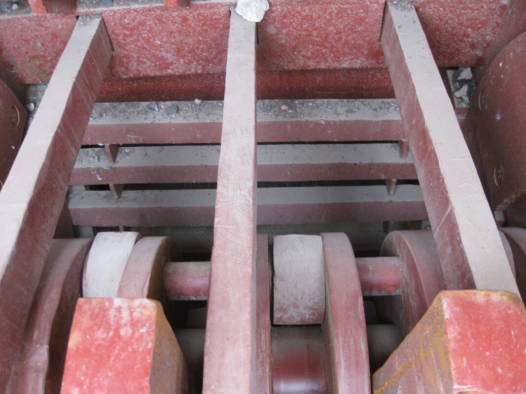 Heavy Hammer Crusher with Output Size ≤50 mm High Manganese Steel Liner and Fixed Installation for Hard Materials