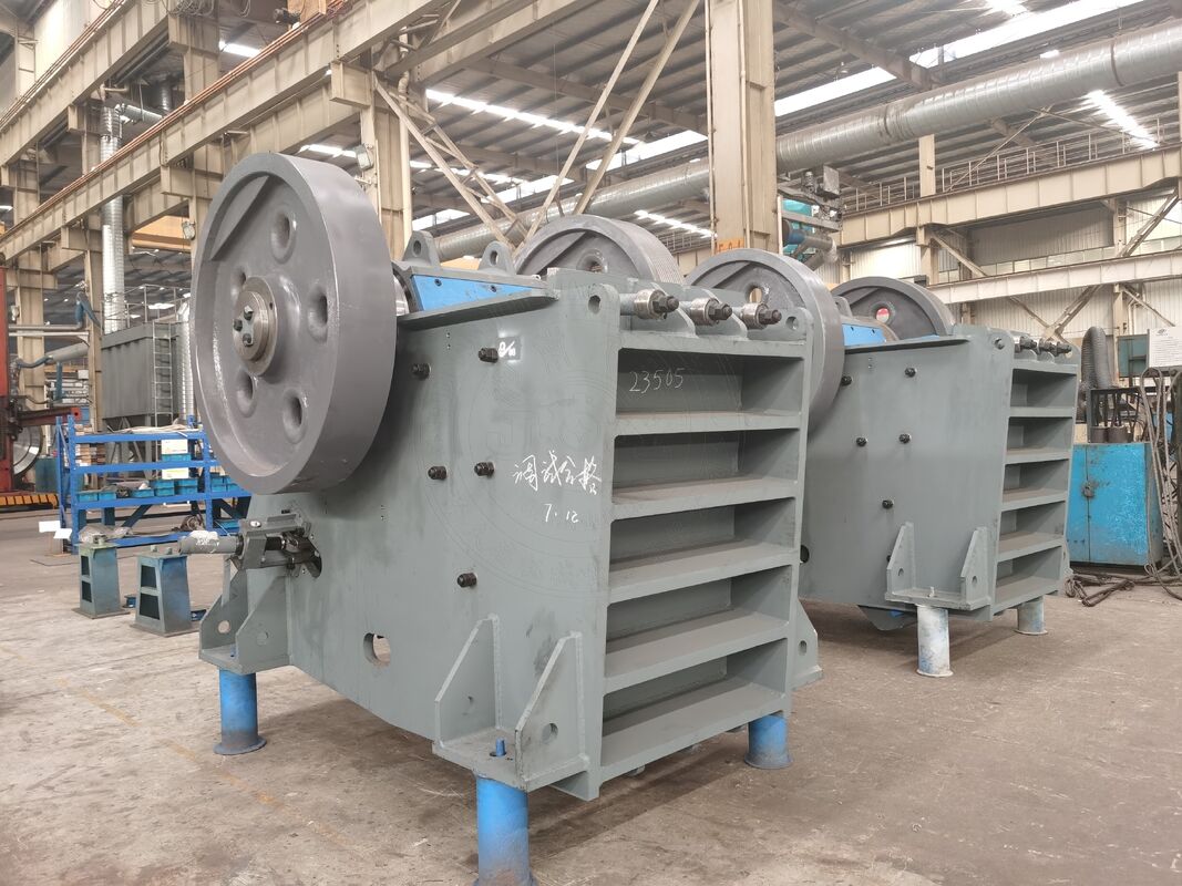 Industrial Crusher with 10-800T/h Feeding Capacity, High Manganese Steel Hammer Heads, and ≤25mm Discharging Size for Mining and Construction