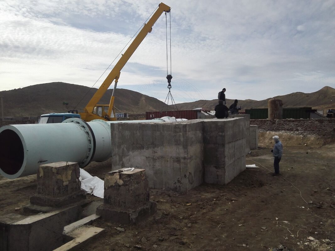 Industrial Rotary Dryer With Electric Motor And Gear Reducer For 50°C To 400°C Operating Temperature And 2.7 Meters Inside Diameter