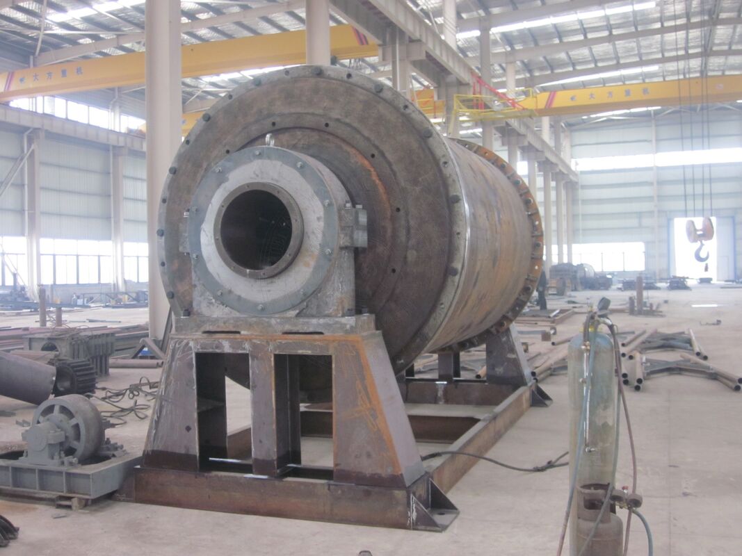 세라믹 볼 밀 34r/min 회전 속도와 400-3000 mm 실린더 길이 0.3t 한 번 공급량