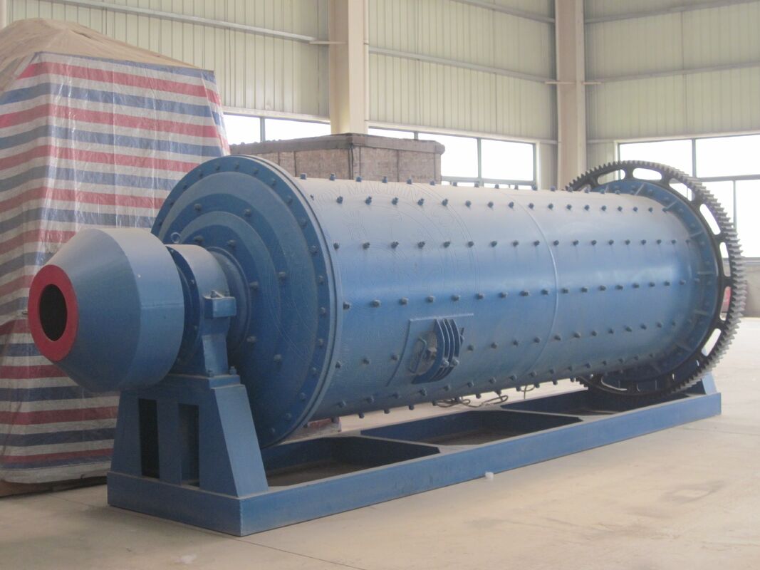 Sıcaklık kontrolü için hava soğutması ile kuru top değirmen 2.4 * 10m modeli ve 0.074-0.4 mm boşaltma boyutu ile