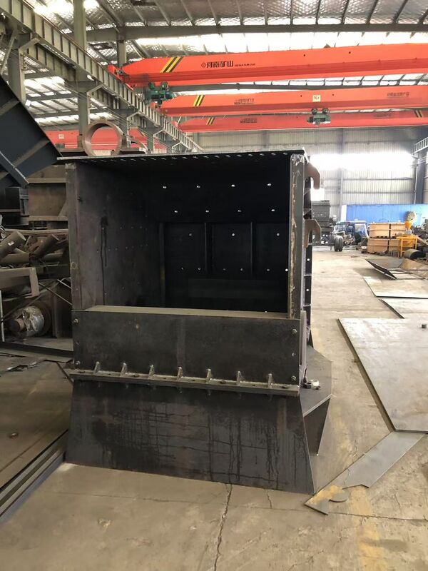 High Manganese Steel Heavy Hammer Crusher with 10-50 Tons Capacity and Fixed Installation for Mining and Quarrying