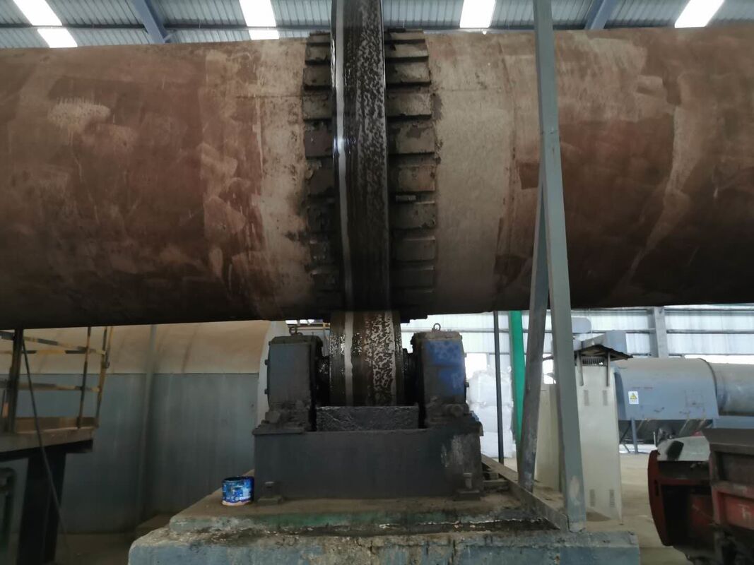 50 Tons Per Hour Rotary Kiln with Spring Steel Plate Or Graphite Block Sealing and Screw Feeder Feeding Equipment