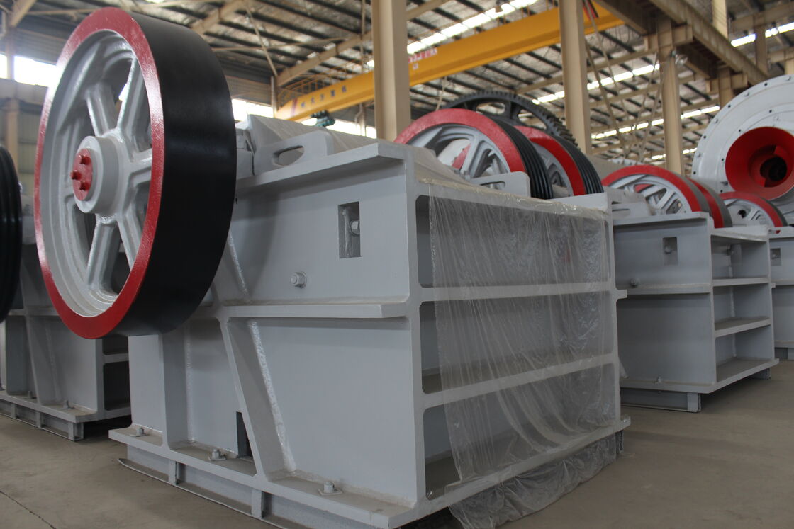 Schedelconuscrusher met 1-2200 T/h capaciteit Automatisch smeersysteem en 0-400 mm voedingsgrootte voor ruwe omstandigheden