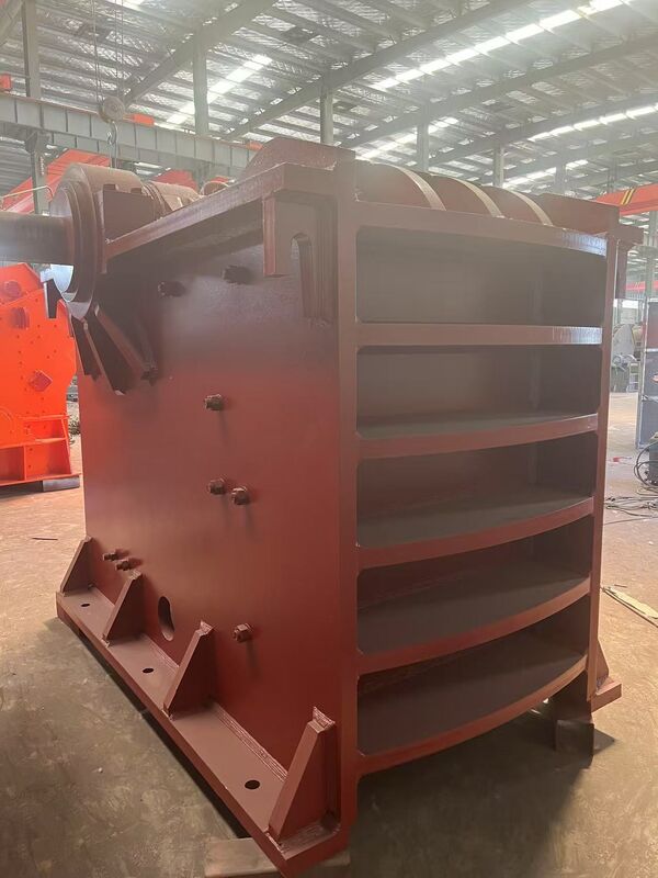 Penghancur kerucut rahang dengan ukuran pakan ≤1200 mm dan kapasitas produksi 80-350 t/jam untuk penghancuran tambang yang efisien