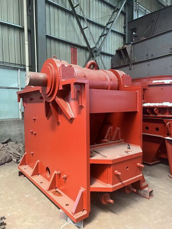 Penghancur kerucut rahang dengan ukuran pakan ≤1200 mm dan kapasitas produksi 80-350 t/jam untuk penghancuran tambang yang efisien