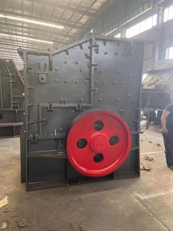 Box Crusher with 5HP Motor Power and 500 Kg/hour Capacity for Feed Size Up To 200 Mm