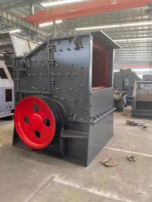 380 V Industrial Crusher with 500 mm Feed Size and 15 KW Motor Power for Heavy-duty Crushing