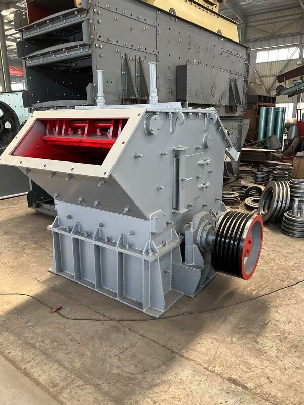 Heavy Hammer Crusher with Wear-resistant Alloy Hammers and High Manganese Steel Hammer Heads for 30-500 Tons Per Hour Capacity