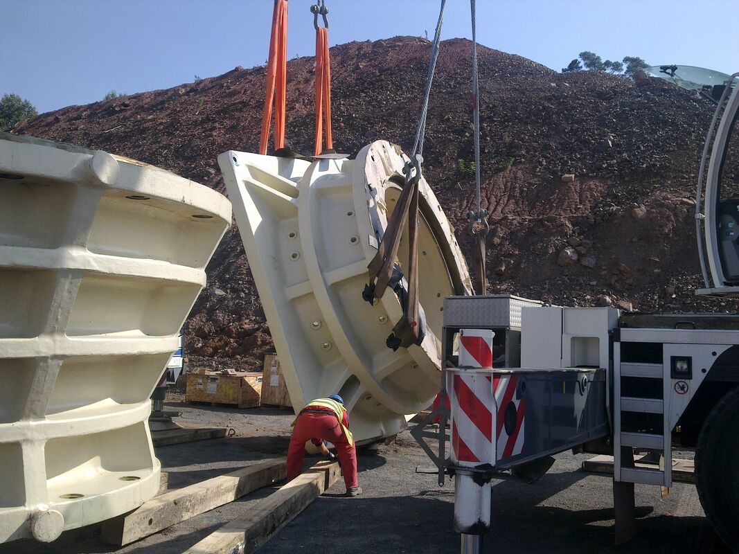 Industrial Jaw Crusher Box Crusher with 500 Kg/hour Capacity, Up To 500 Mm Feed Size, and 15 KW Motor Power