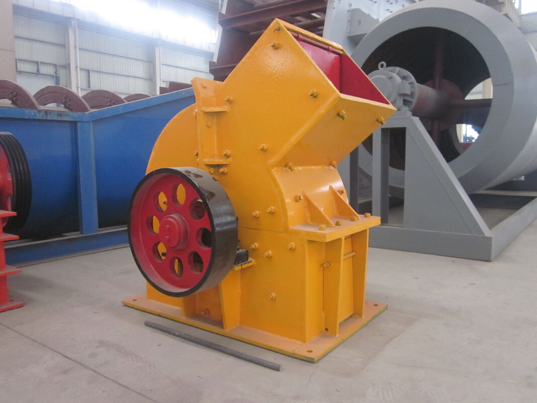 كسارة مطرقة ثقيلة بحجم التفريغ ≤25 ملم طابعة فولاذ منغنيزية عالية وسرعة الدوار 400-1200 دورة في الدقيقة للتحطيم الصناعي