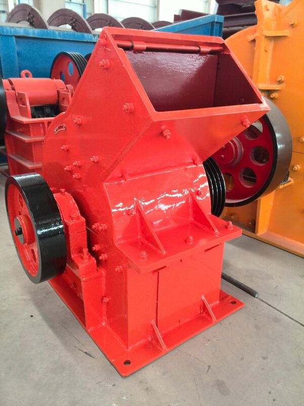 15 KW Motor Power Industrial Crusher with High Manganese Steel Hammer Head for 5 Tons Per Hour Capacity