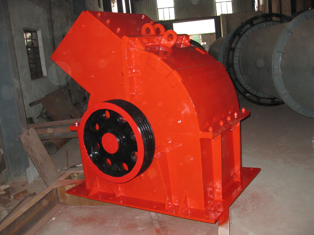 Ağır Çekiç Çekmeci ≤ 600 mm besleme boyutu Yüksek Mangan Çelik Çekiç Kafaları ve 300-600 Rpm Rotor Hızı