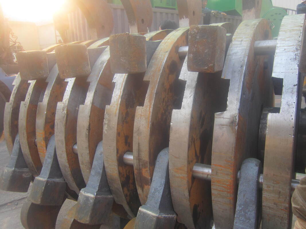 Heavy Hammer Crusher with 1000-1600mm Rotor Diameter High Manganese Steel Liner and High Chromium Alloy Hammers for Mining