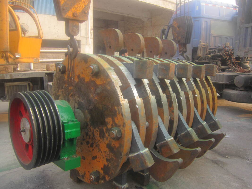 Máy nghiền búa nặng có xoắn thép mangan cao và phạm vi công suất 55-315 KW để nghiền hiệu quả