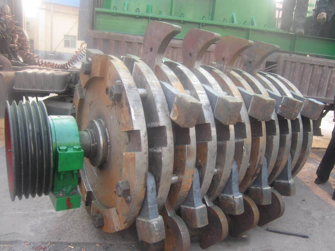 55-315 KW قدرت موتور سنگ شکن چکش سنگین با اندازه تخلیه ≤25mm و سرعت روتور 300-600 Rpm برای خرد کردن کارآمد