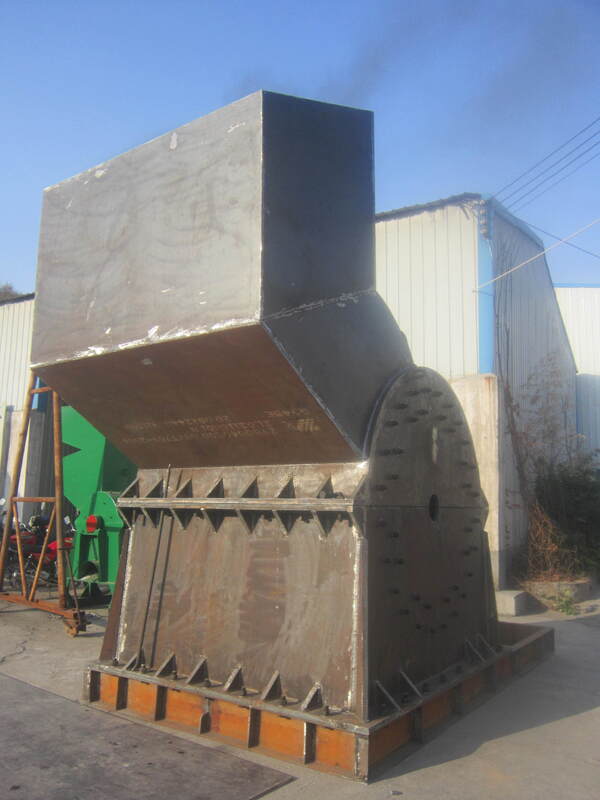 Customized Colour Impact Crusher with 35mm Thickness and Double Screw Design for High Manganese Steel Crushing