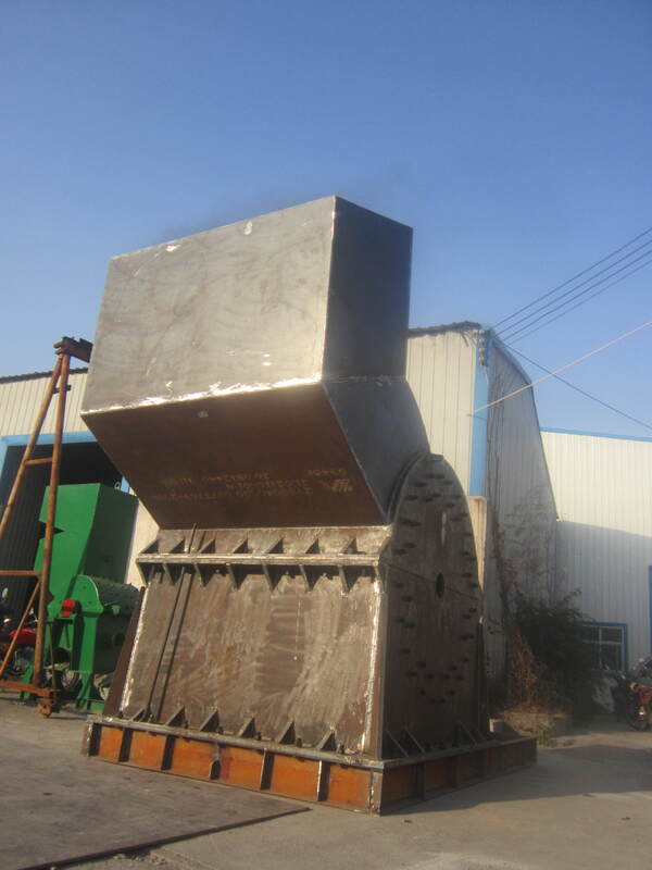 55-315 KW قدرت موتور سنگ شکن چکش سنگین با اندازه تخلیه ≤25mm و سرعت روتور 300-600 Rpm برای خرد کردن کارآمد