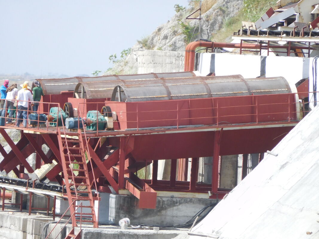 15 KW Motorpower Box Crusher Jaw Crusher with 100 Boxes Per Hour Crushing Capacity and High-grade Steel Construction