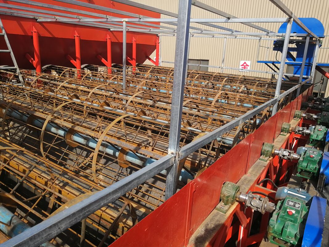 Box Crusher Industrial Crusher with Feed Size Up To 200 Mm 15 KW Motor Power and 100 Boxes Per Hour Capacity