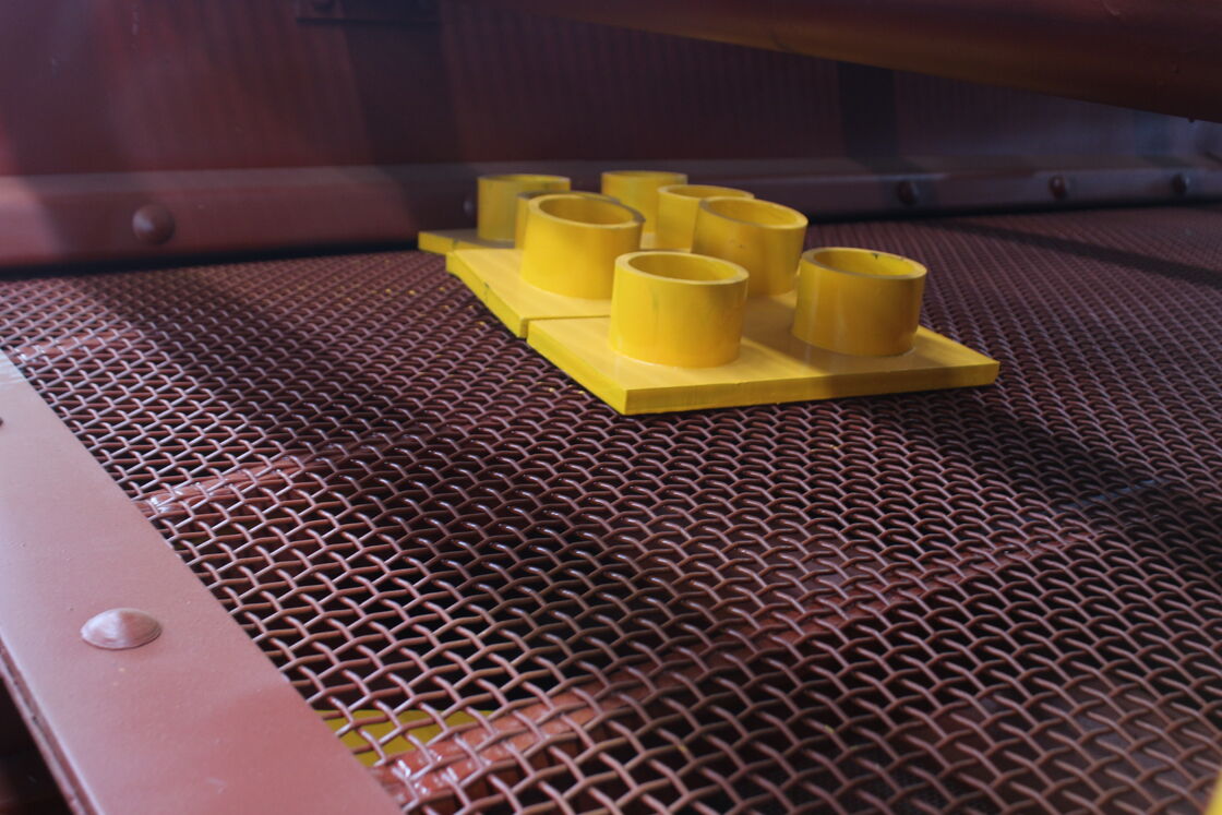 Industrial Mining Screening Equipment Trommel Screen with 2-120mesh Screen Mesh Energy Saving and 800 to 1500 Vibrations Per Minute