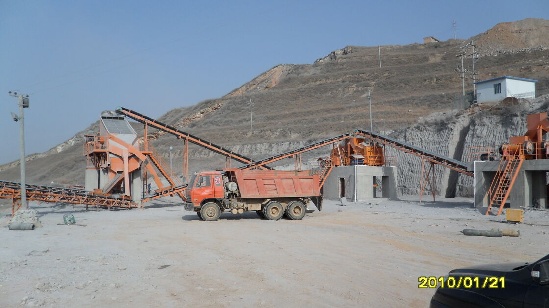 تجهیزات غربالگری معدنی فولادی با استحکام بالا سری DZS با 1-5 لایه غربالگری و موتور AC 11 کیلووات برای فرآوری سنگ معدن