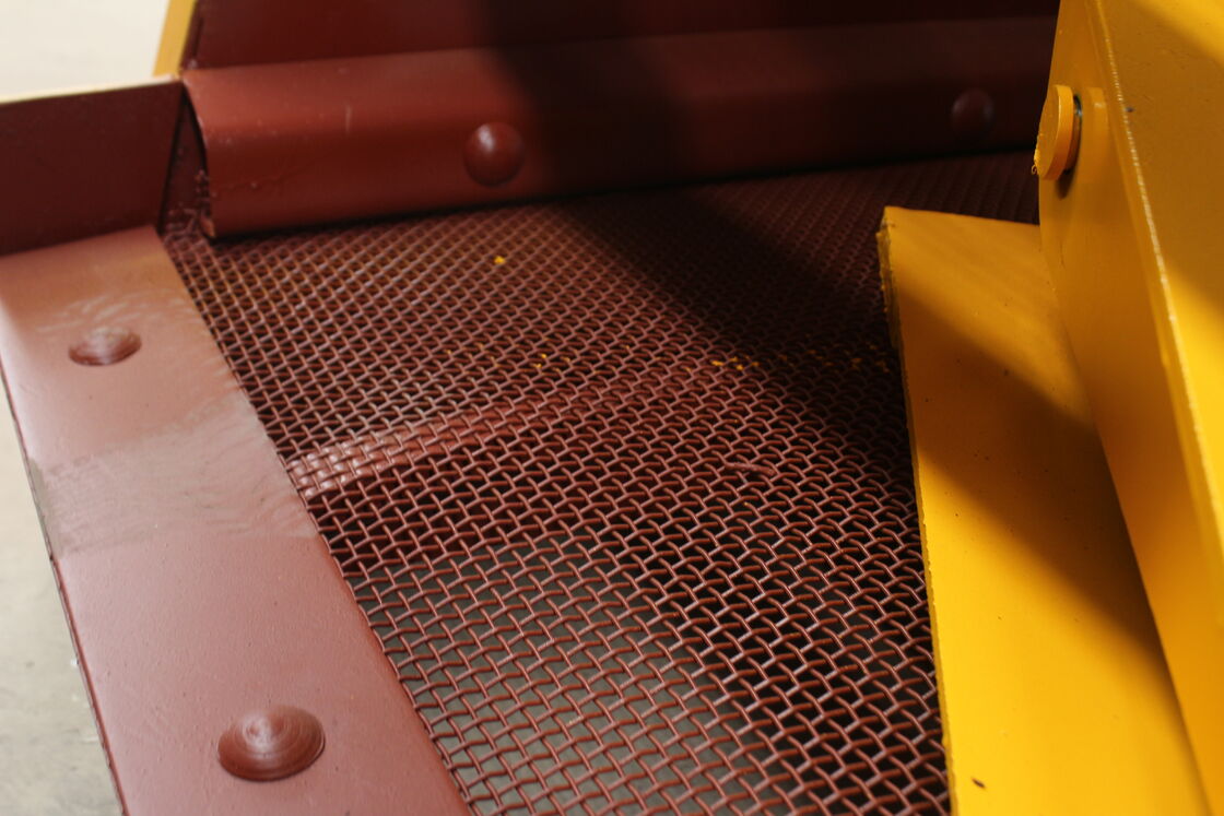 11kw Power Mining Screening Equipment with 0.5 mm to 100 mm Screen Mesh Size and 800 to 1500 Vibrations Per Minute