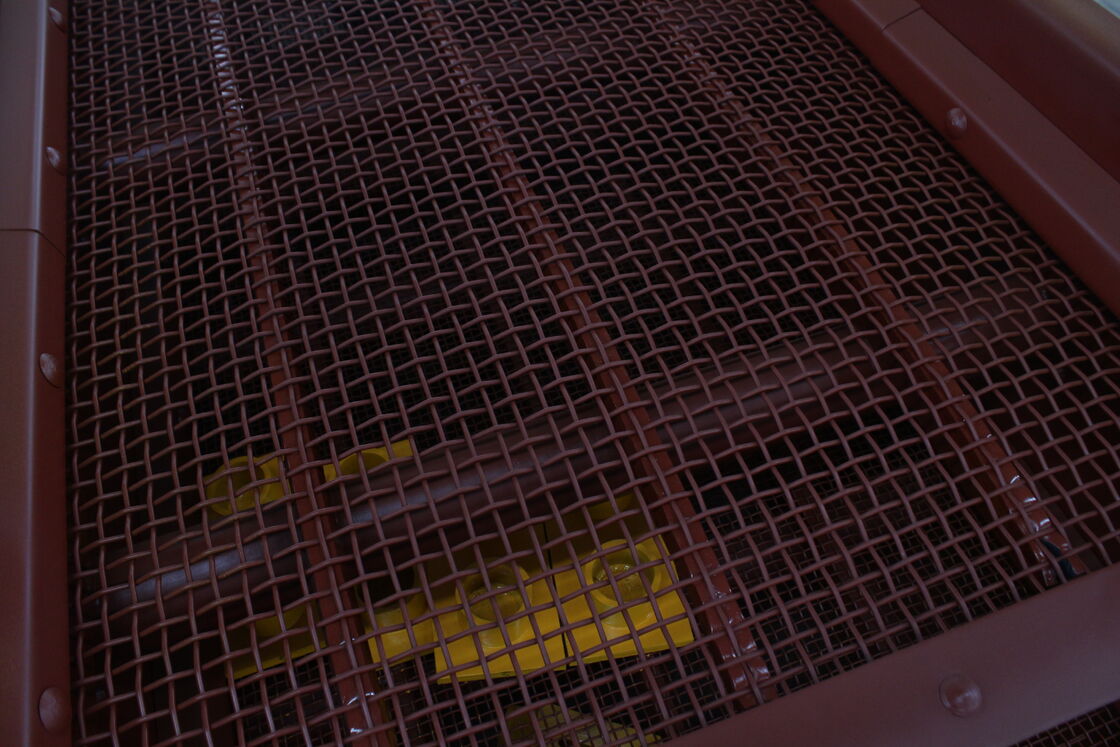 Mining Screening Equipment with Adjustable Mesh Size 0.5mm to 100mm and 30-600T/H Handling Capacity for Horizontal or Inclined Installation