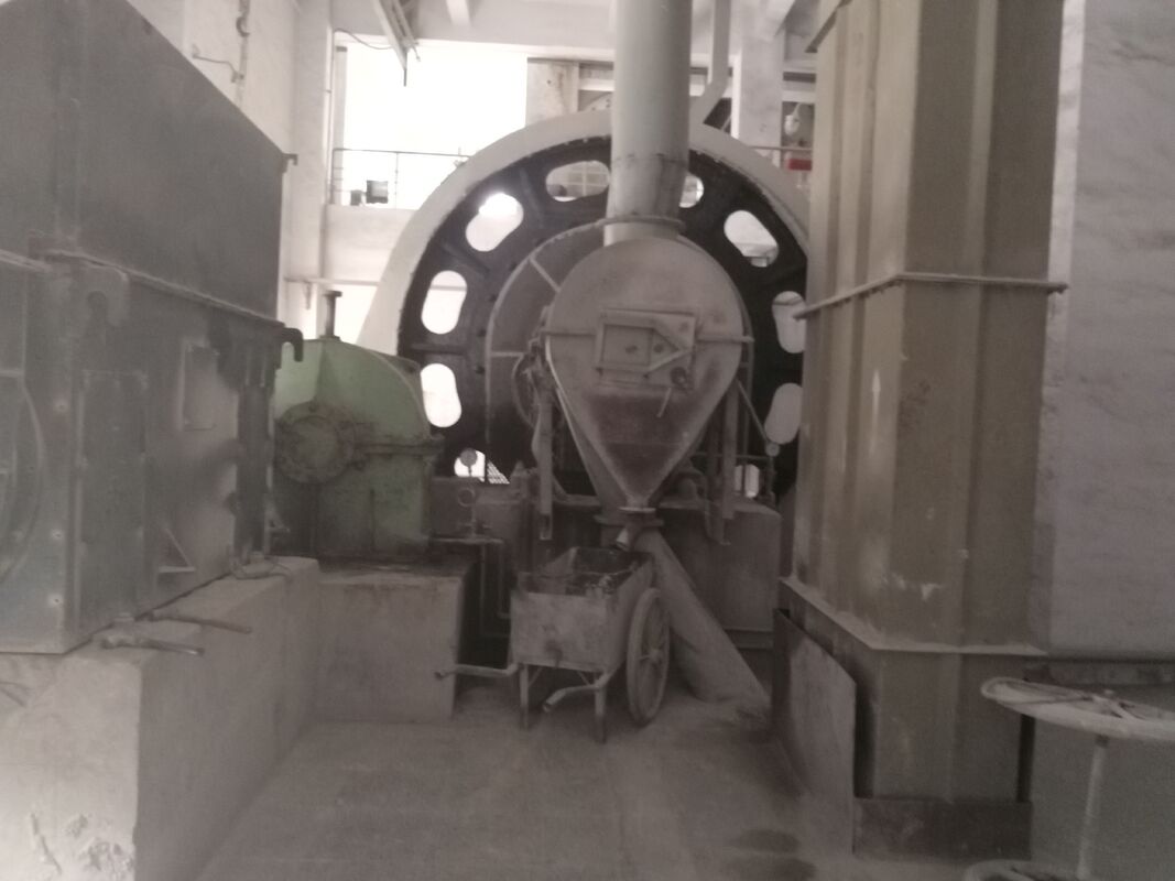 Ceramic Ball Mill with 0.5-500 Kg Per Batch Capacity and Water Cooling Or Air Cooling for Effective Volume 5.3m³