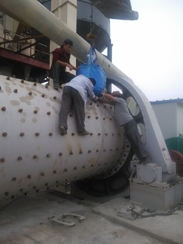 25t Weight Of Ball Cement Ball Mill with 21-38r/Min Rotational Speed and 170 Tph Processing Capacity for Industrial Grinding