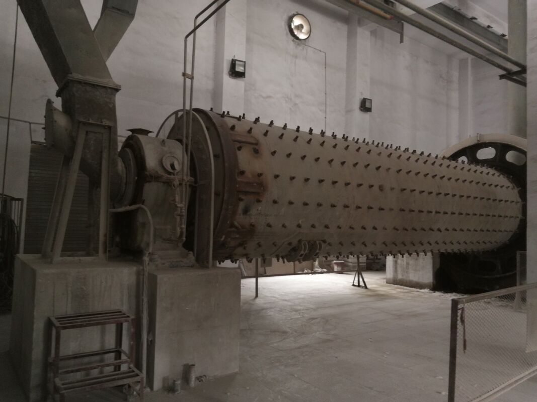 3.5t Balls Weight Cement Ball Mill with MQ Φ 1.83x6.4 Specification for Grinding 20mm Materials in Cement Plants