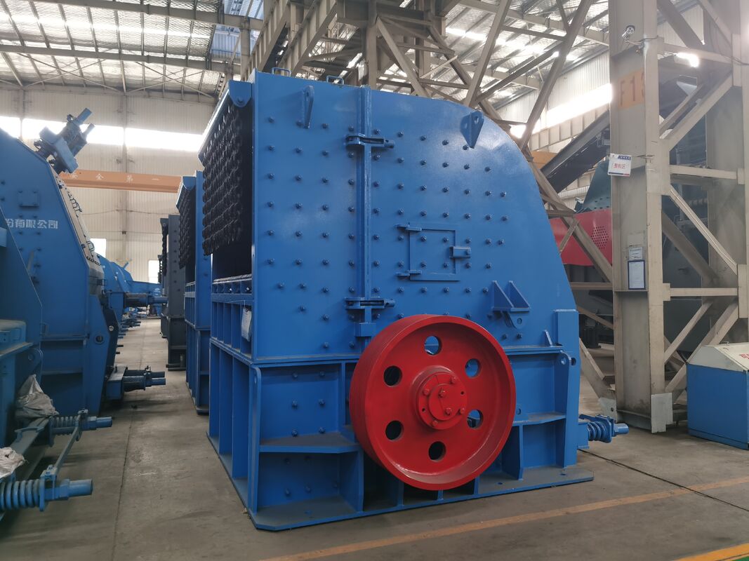 Industrial Crusher Heavy-duty Crushing Machine with 100 Boxes Per Hour Crushing Capacity High Manganese Steel Liner and 300-700mm Inlet Size