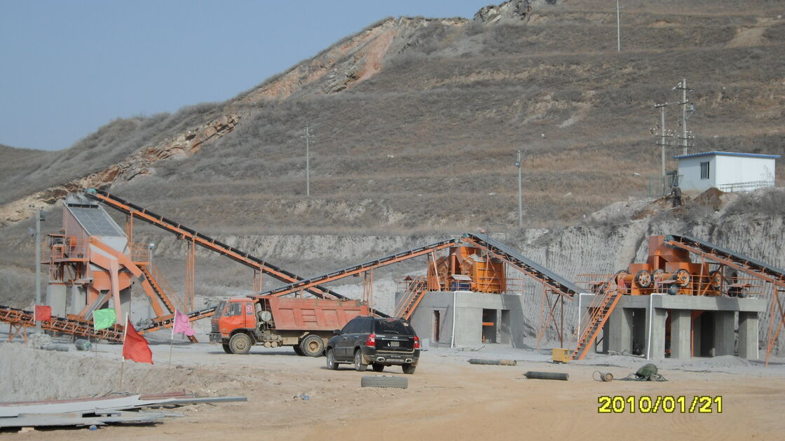 Wytwornica piasku 110-315 KW z rozmiarem koła Φ2600×1000 i kruszarką udarową o pionowym wale ze spawanej konstrukcji stalowej