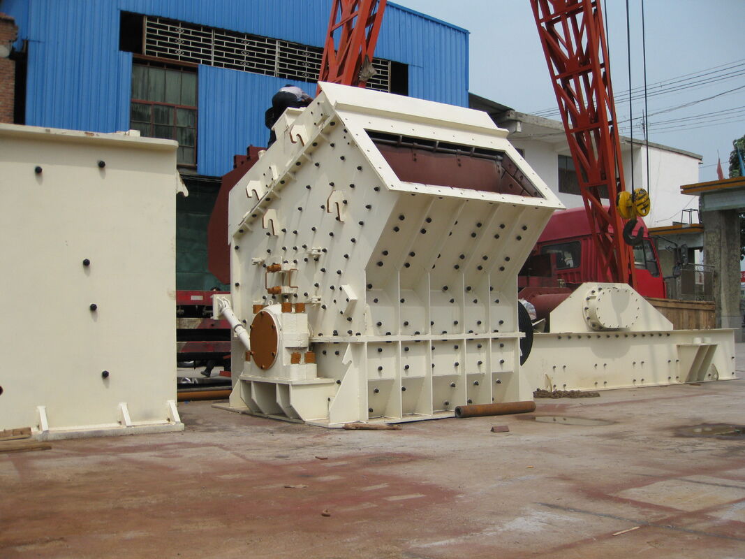 PF-1315 Impact Crusher with 35mm Thickness, 335kw Electric Motor, and 0-85mm Discharging Granularity for Efficient Ore Crushing