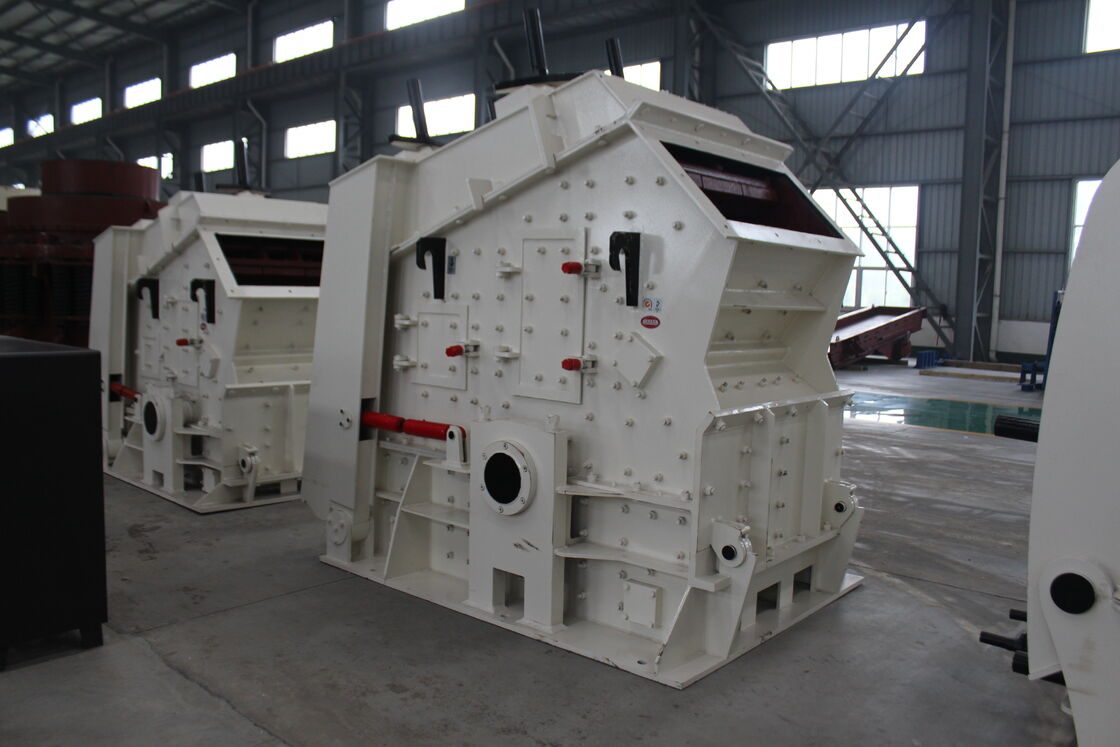 Precision Rating P5 Impact Crusher with 30-800 Tons Per Hour Capacity and 2 Years Free Spare Parts