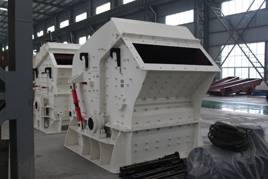 PF-1315 Impact Crusher with 35mm Thickness, 335kw Electric Motor, and 0-85mm Discharging Granularity for Efficient Ore Crushing