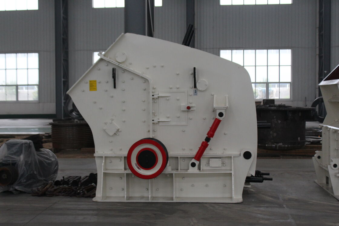 PF-1315 Impact Crusher with 35mm Thickness, 335kw Electric Motor, and 0-85mm Discharging Granularity for Efficient Ore Crushing