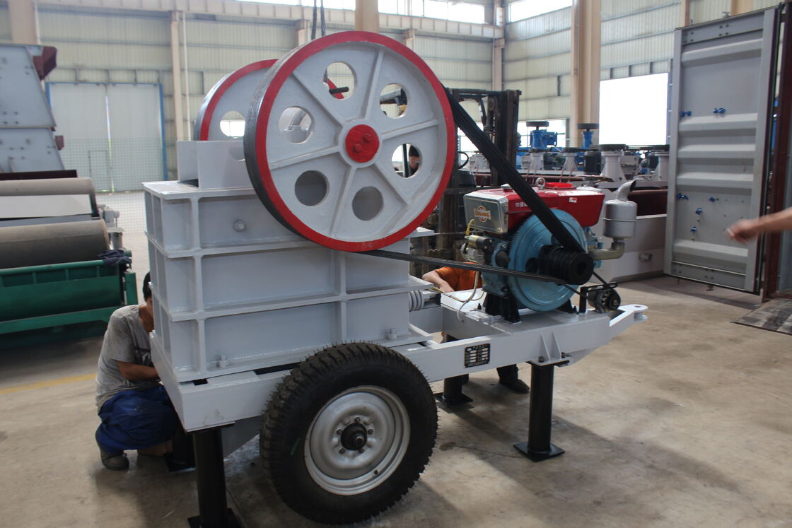 High Manganese Steel Hammer Head Industrial Crusher with 5 Tons Per Hour Capacity and 300 RPM Crusher Speed