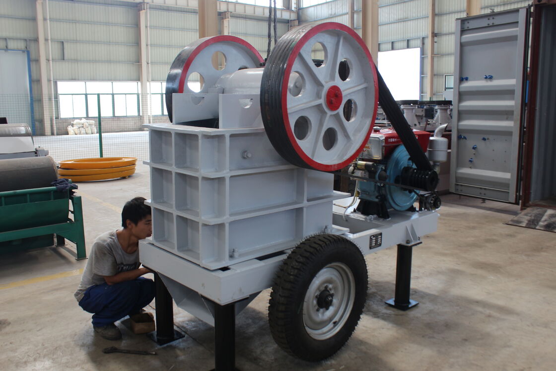 High Manganese Steel Hammer Head Industrial Crusher with 5 Tons Per Hour Capacity and 300 RPM Crusher Speed
